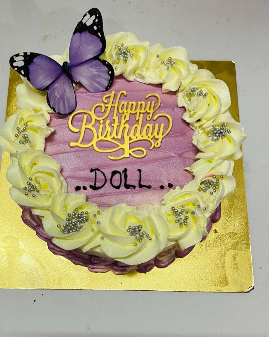 Pineapple cake real photograph 3