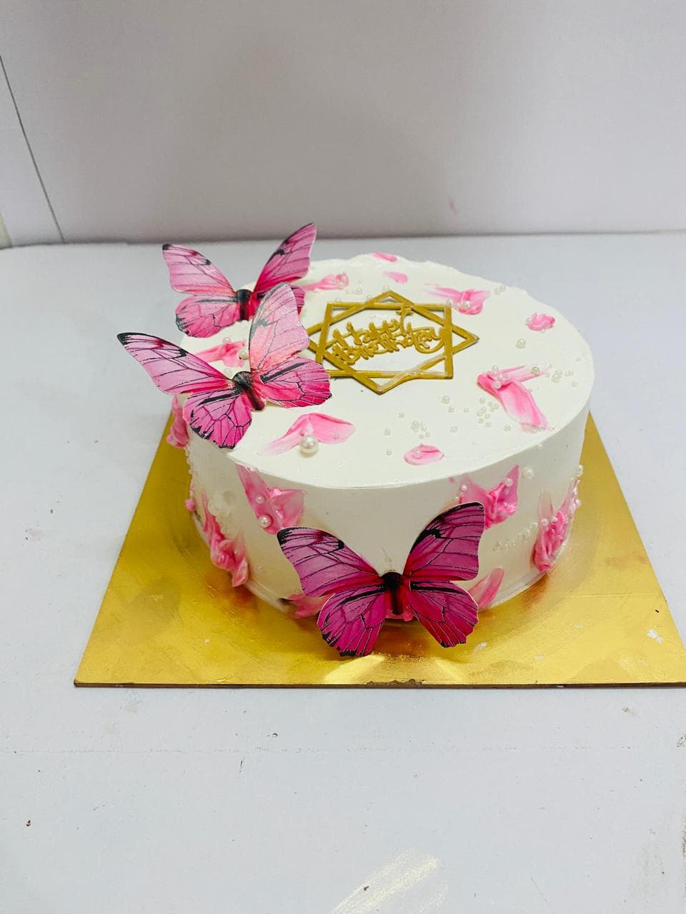 Pineapple cake real photograph 4