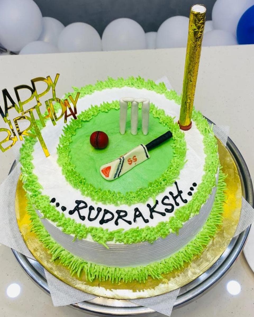 Pineapple cake real photograph 8