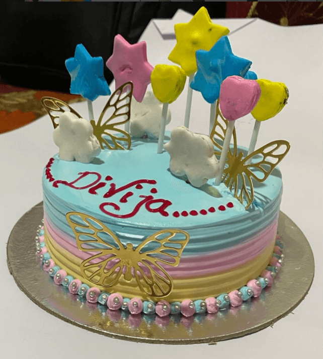 Vanilla cake real photograph 1